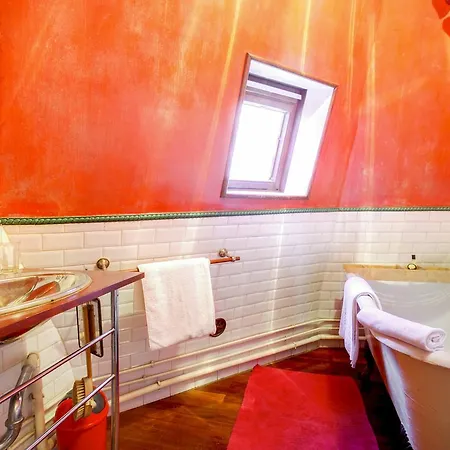At The Heart Of Les Batignolles Apartment